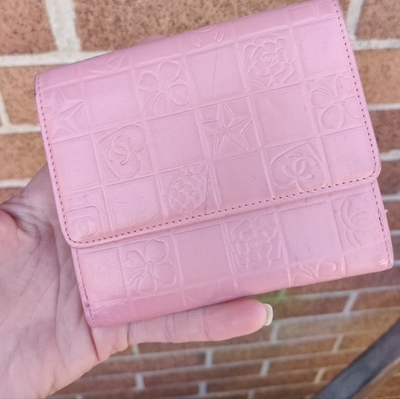 Chanel pink leather Bi-fold wallet - Picture 3 of 15